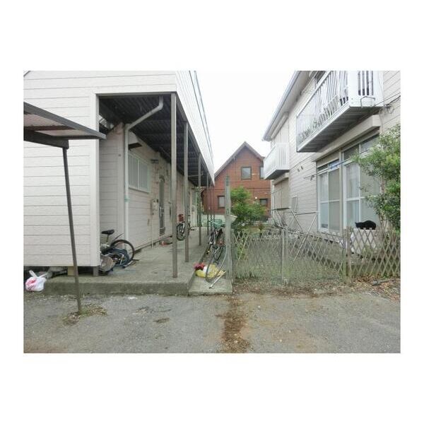 ラブリーホームB エントランス