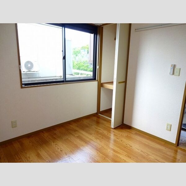 リヴェール木更津102号室 洋室