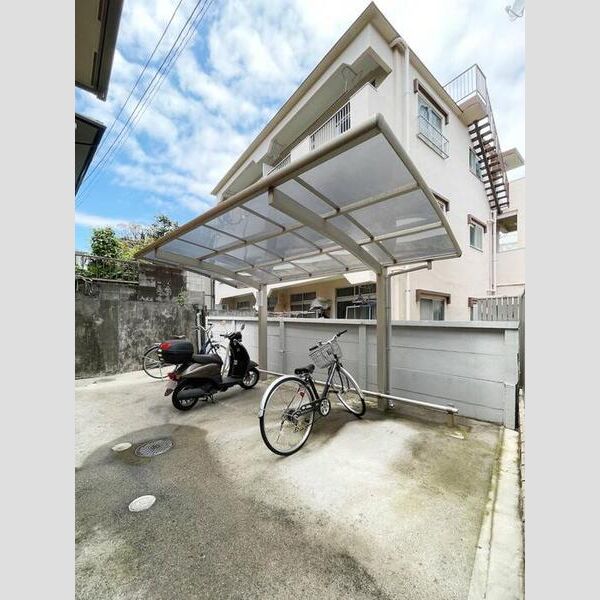 グレース富士見台205号室 駐輪場