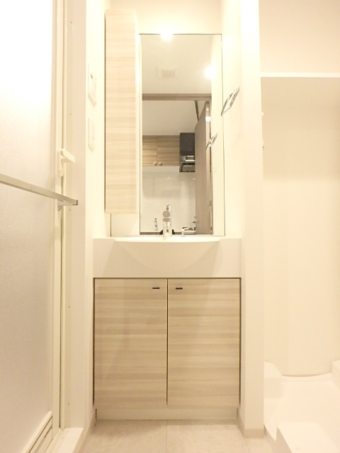 グランド・ガーラ横浜新子安10階 洗面所です