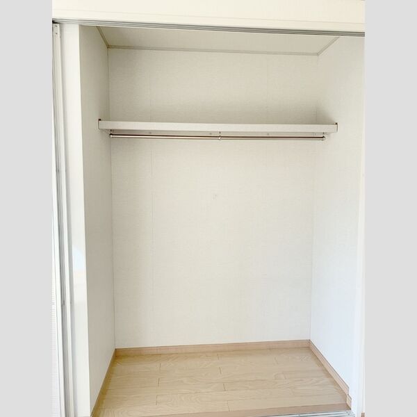 グローリア酒々井 クローゼット