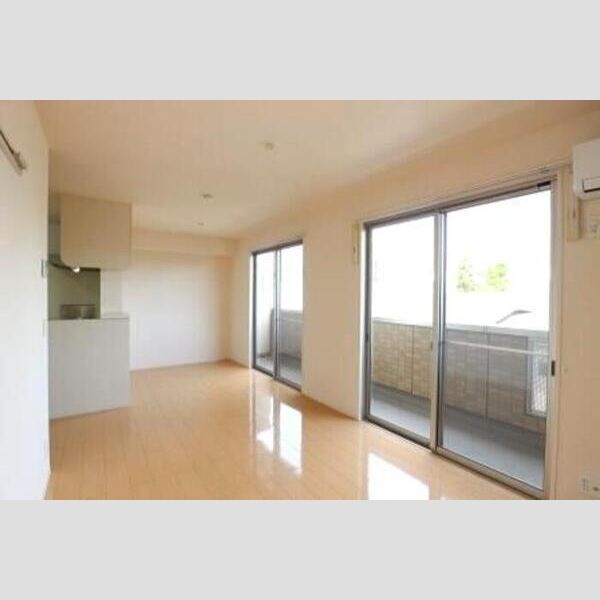 ソレーユソシア柏 リビング1