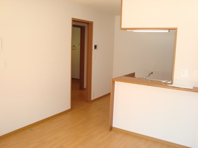 ワースファミリア・ユー リビング