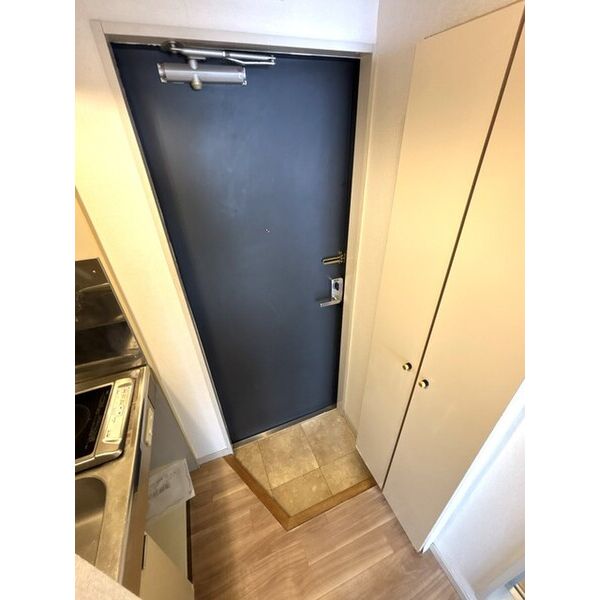 リライアンス六浦0201号室 玄関