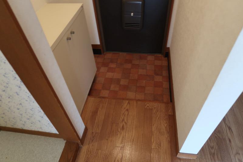 メゾンボヌール 玄関