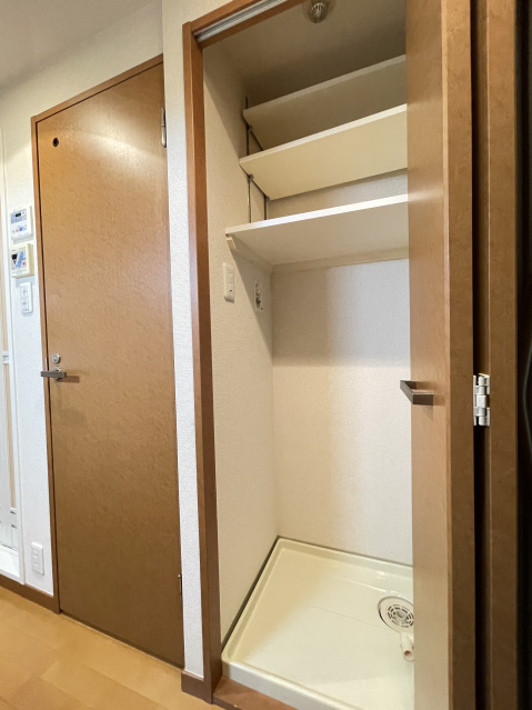 スカイコート学芸大学壱番館209号室 洗濯機置き場