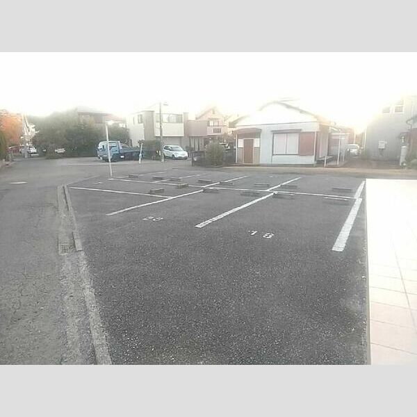 サンモール町田 駐車場