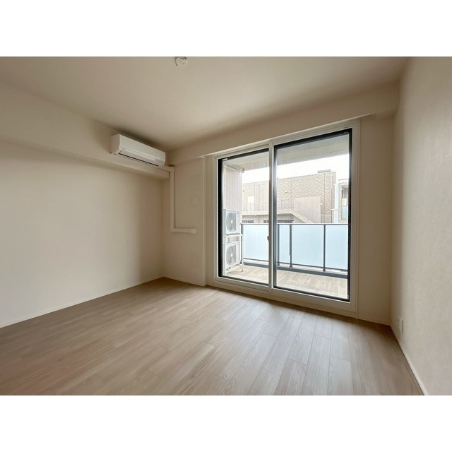 ザ・ケンジントン・レジデンス横濱片倉 寝室①　6.8帖