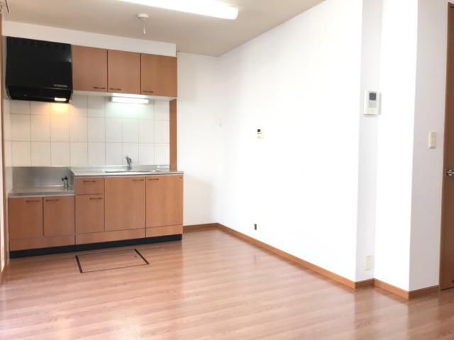 クレメント駒木Ｃ リビング