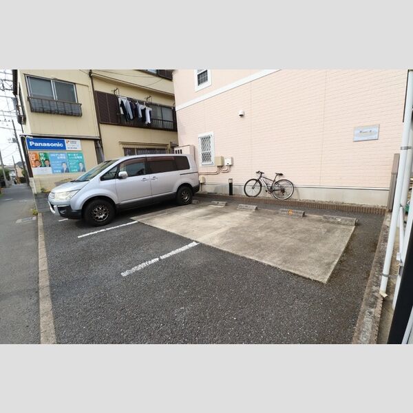 ウィステリア　Ⅲ 駐車場