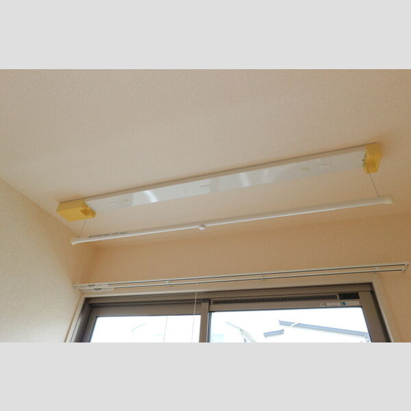 ベルウィル　A103号室 室内物干し