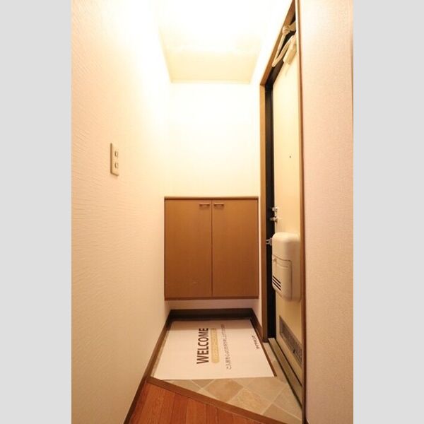ニュー篠原ハイツ202号室 玄関