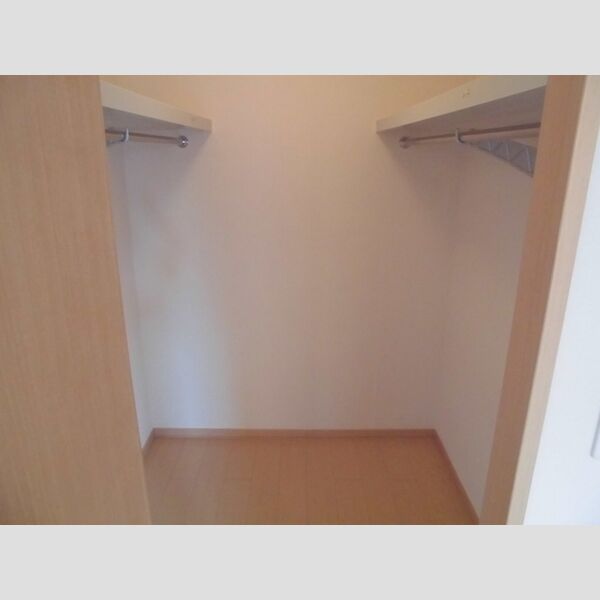 グランフィールド松江Ⅱ201号室 洋室6帖　ウォークインクローゼット