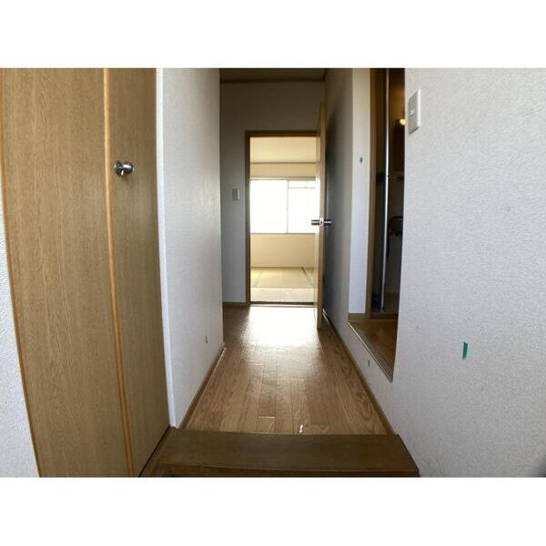 エステート松木 玄関