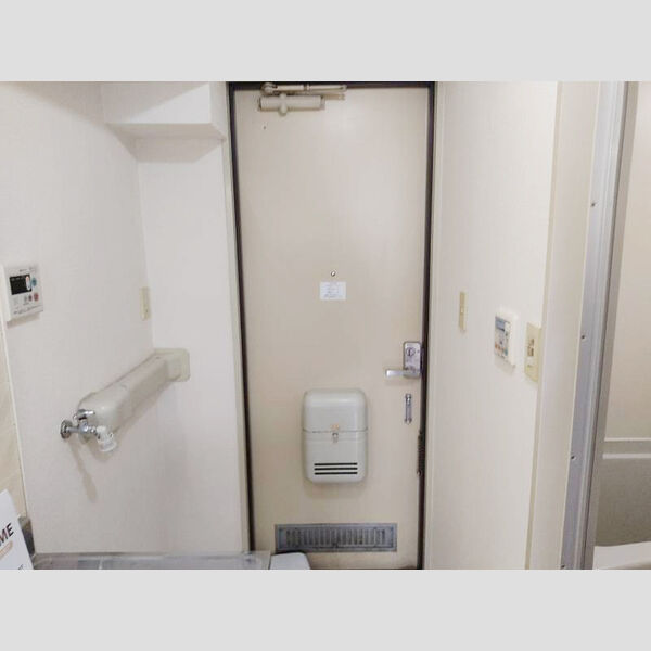 どみいるみずの 205号室　玄関