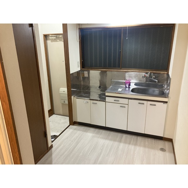 MKセンタービル202号室 内観