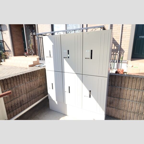 アネシス103号室 宅配ボックス