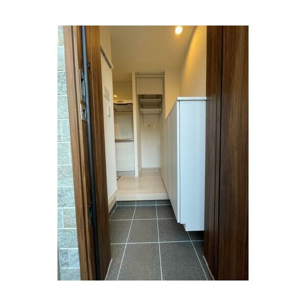 EMILE　KINSHICHO 玄関