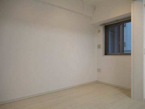 グローベル　ザ・スイート横浜プレミア4階 洋室