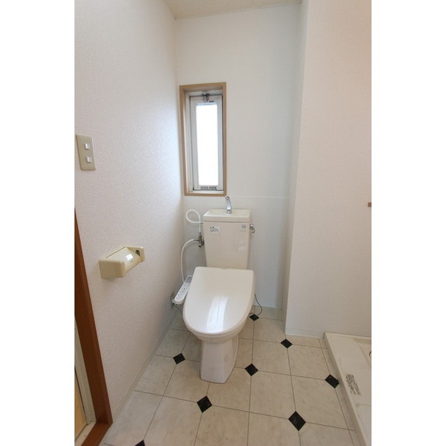 ヴィレッジ高浜台302号室 内観