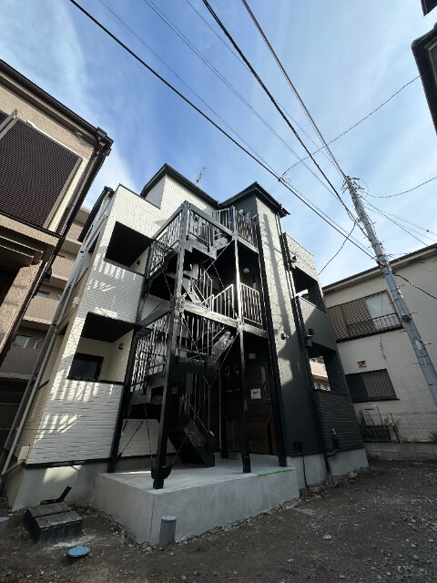 レグレス保土ヶ谷3階 外観