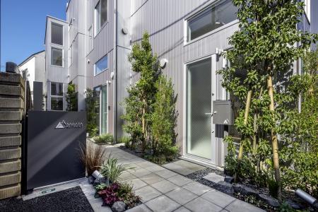 阿佐ヶ谷アパートメント1階 エントランス