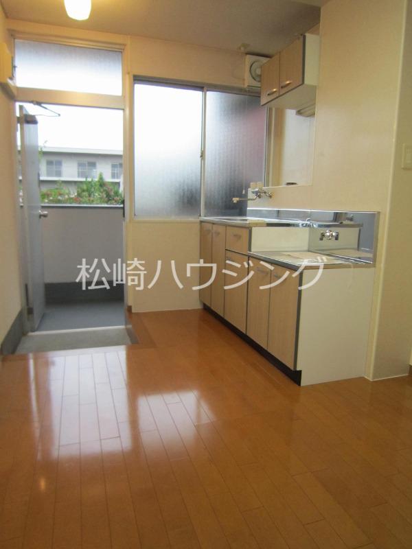 下平ビル 内観