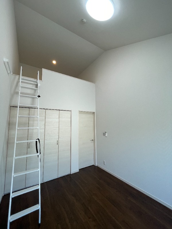 ティーリミテッド2階 内観