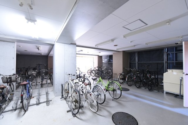 パークウェル神田ＥＡＳＴ弐番館8階 駐輪場