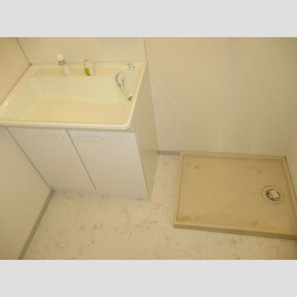 ラヴェニュ　A 洗髪洗面化粧台、室内洗濯機置場