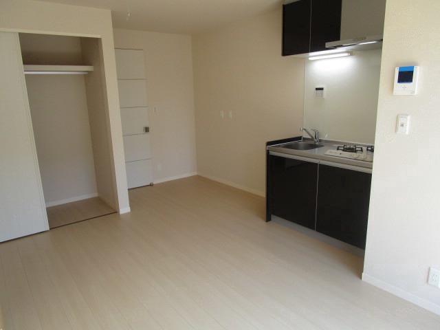 Ｒｏｏｍｓ武蔵浦和1階 リビング