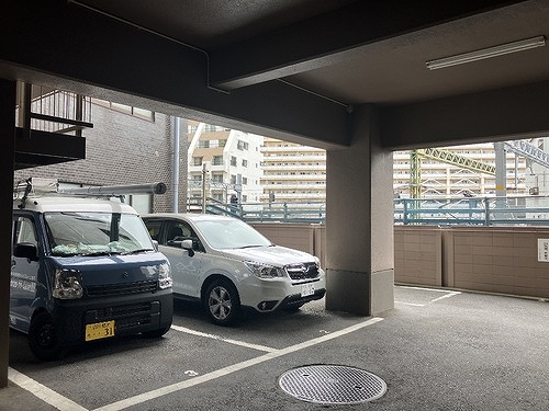 メガロン御殿山 駐車場