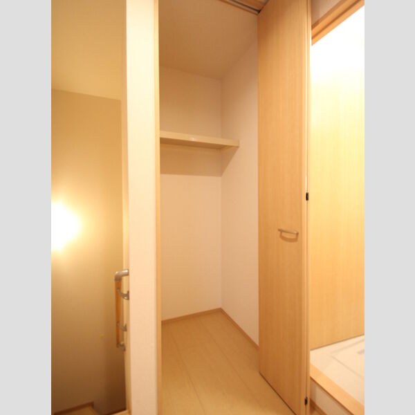 アゼリア　A 収納スペース