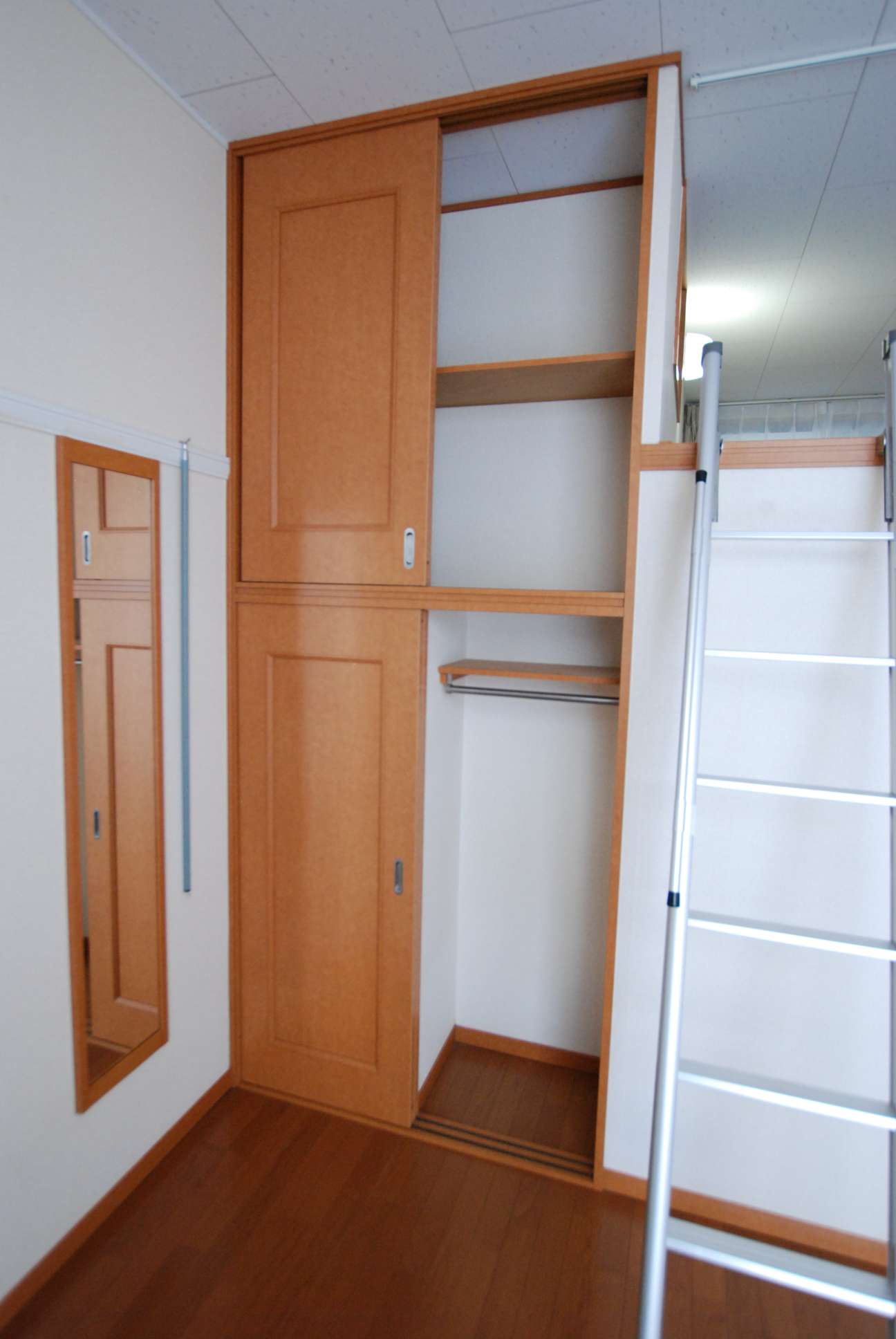 レオパレスＴＡＫＡ　γ 内観