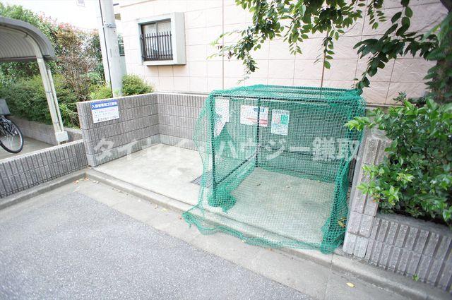 ベルデモールⅡ0103号室 入居者専用のゴミステーション