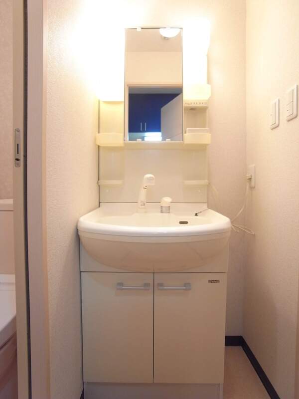 リリックコート長島1階 洗面