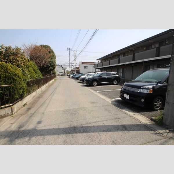 ランセ今谷C 駐車場