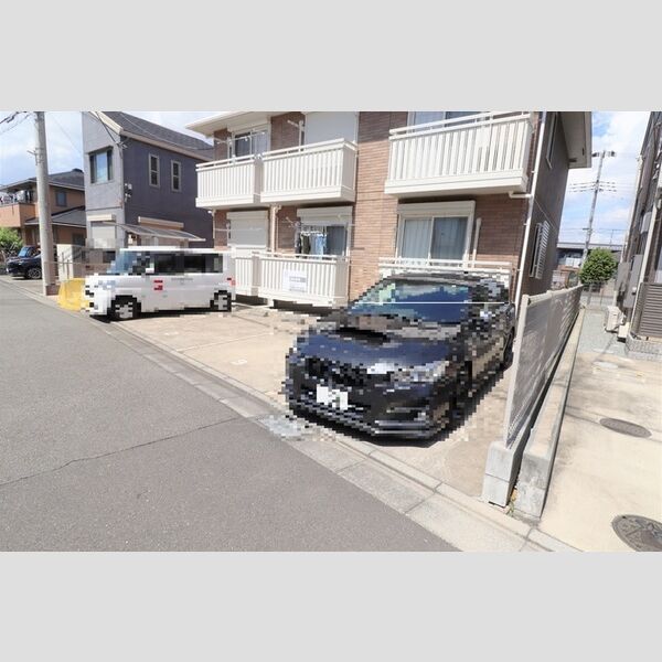 グランモア柳川C 駐車場