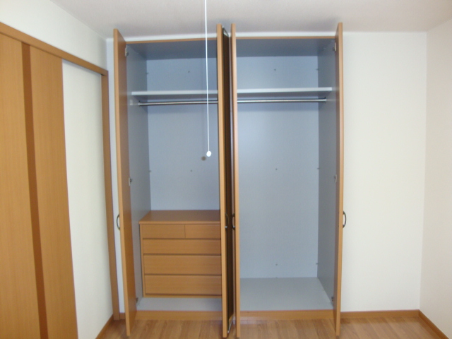 ヴァンベール105号室 クローゼット（イメージ）