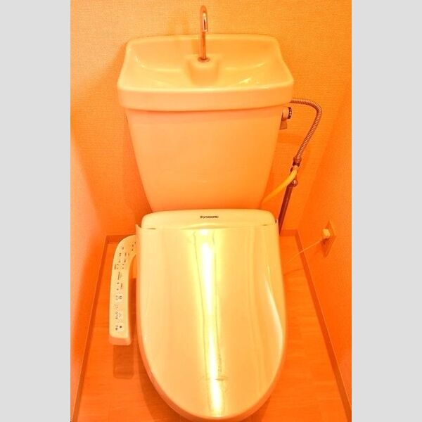 ラ・リヴィエールⅢ203号室 温水洗浄暖房便座