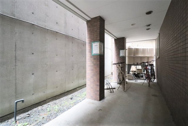 アーバ・ヒルズ高円寺4階 駐輪場