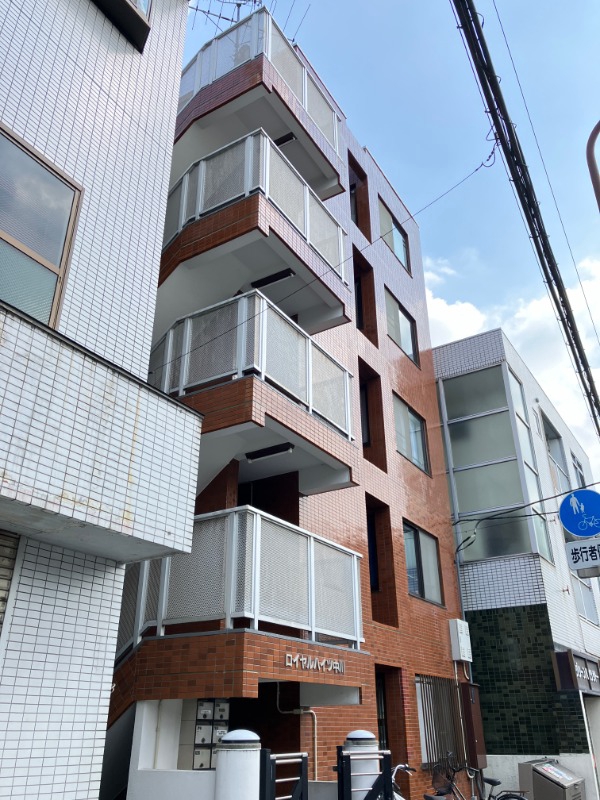 ロイヤルハイツ中川2階 外観