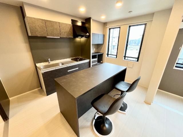 レヴメゾン神山四番館105号室 キッチン（イメージ）