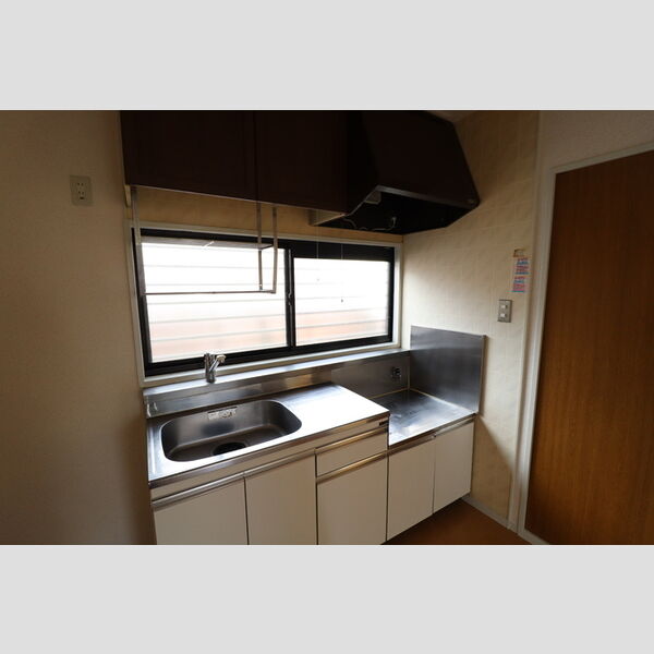 セジュール梨花 段落ちキッチン