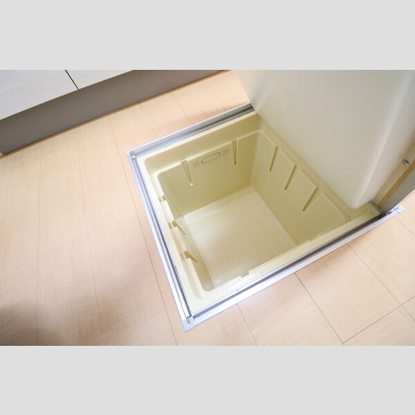 グリーンヒルズ102号室 床下収納