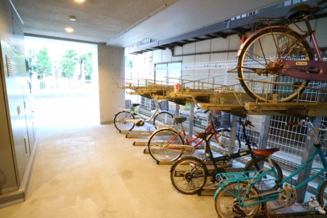 プラウドフラット門前仲町Ⅳ 駐輪場　※参考写真