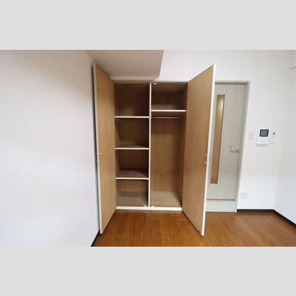 コンフォール小泉104号室 クローゼット