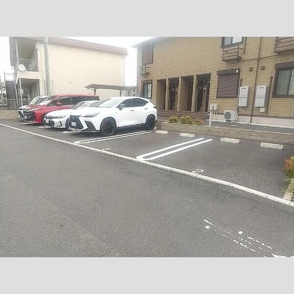 メゾン・ノアールロッシュ101号室 駐車場