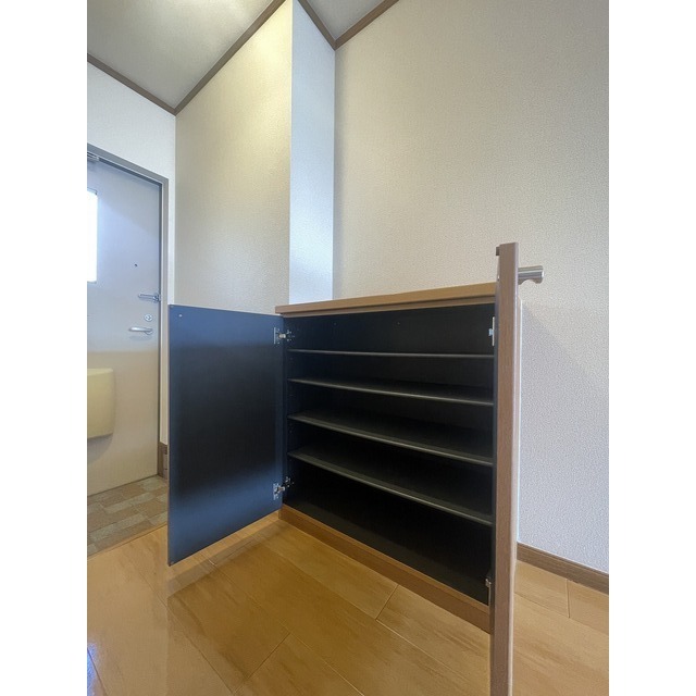 ジュネス広貴203号室 シューズボックス