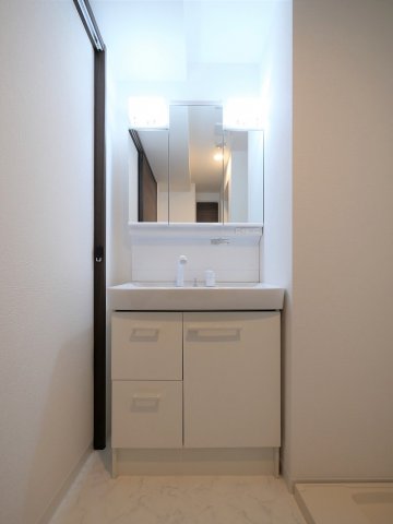 ジェノヴィア四谷三丁目グリーンヴェール4階 同建物別部屋の参考画像